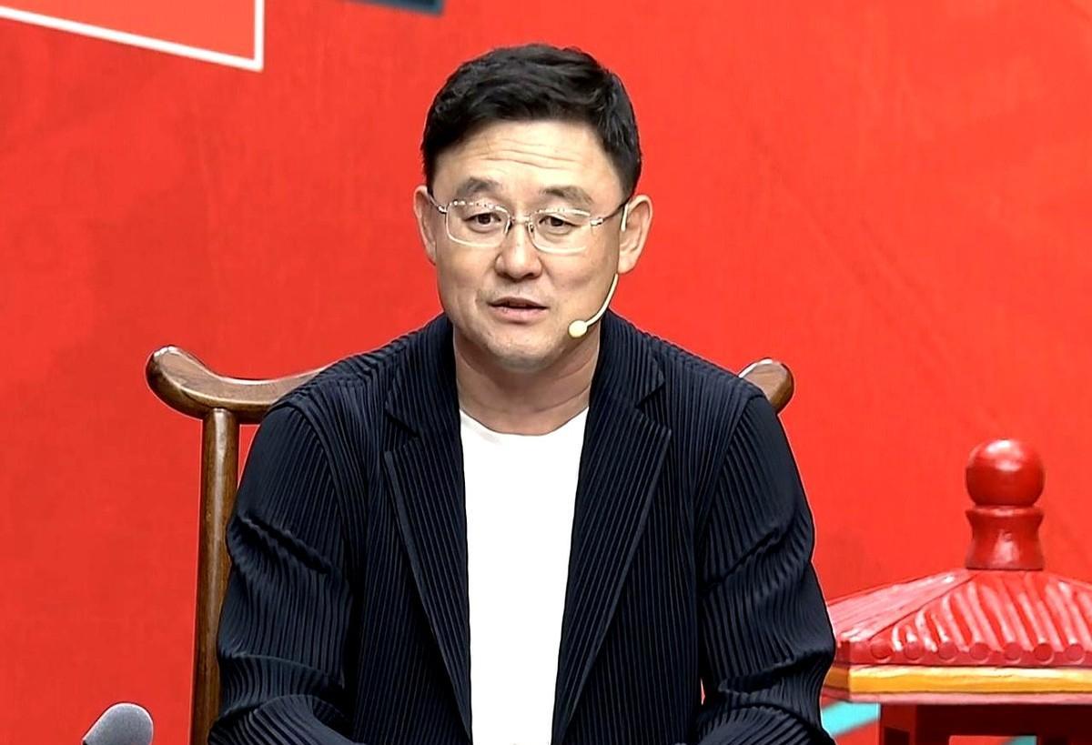 还得是职业球员更懂球啊！
孙继海和詹俊搭档解说国足比赛时，看问题、看比赛的角度就