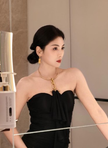 刘涛的修图后的气质太权威了！ ​​​