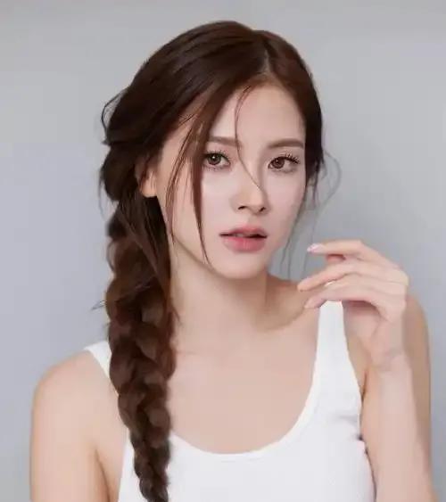 都说泰国小水长得漂亮，温柔，很有异性吸引力。确实，长得好看，演的角色也好看。那些