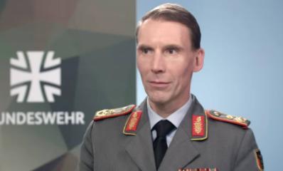 新闪电战：德国少将呼吁对俄罗斯机场和基础设施进行先发制人式打击。
这个提议就像是