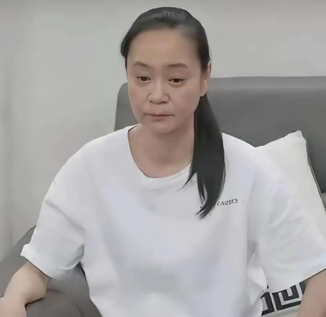 十年不出门，不会用手机，下楼就迷路……刘雪华活成了别人口中的“废人”？我却看到了