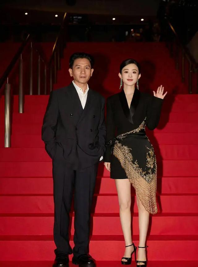 赵丽颖绯闻男友长得有点像成毅，但没有成毅那么好看。只能说，赵丽颖可能比较喜欢这种