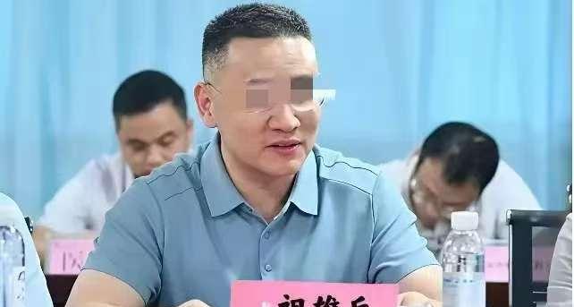 这个事件，我依然坚持曾医生错付了。留下来以后也很难面对同事家人，不如离开本地去一