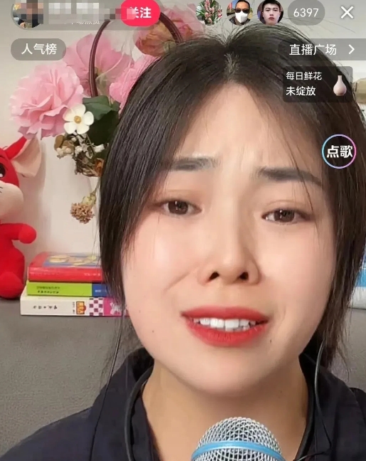 云朵，万万没想到！

近日，连云朵自己都没想到，一模仿者横空出世，直播一开，人气