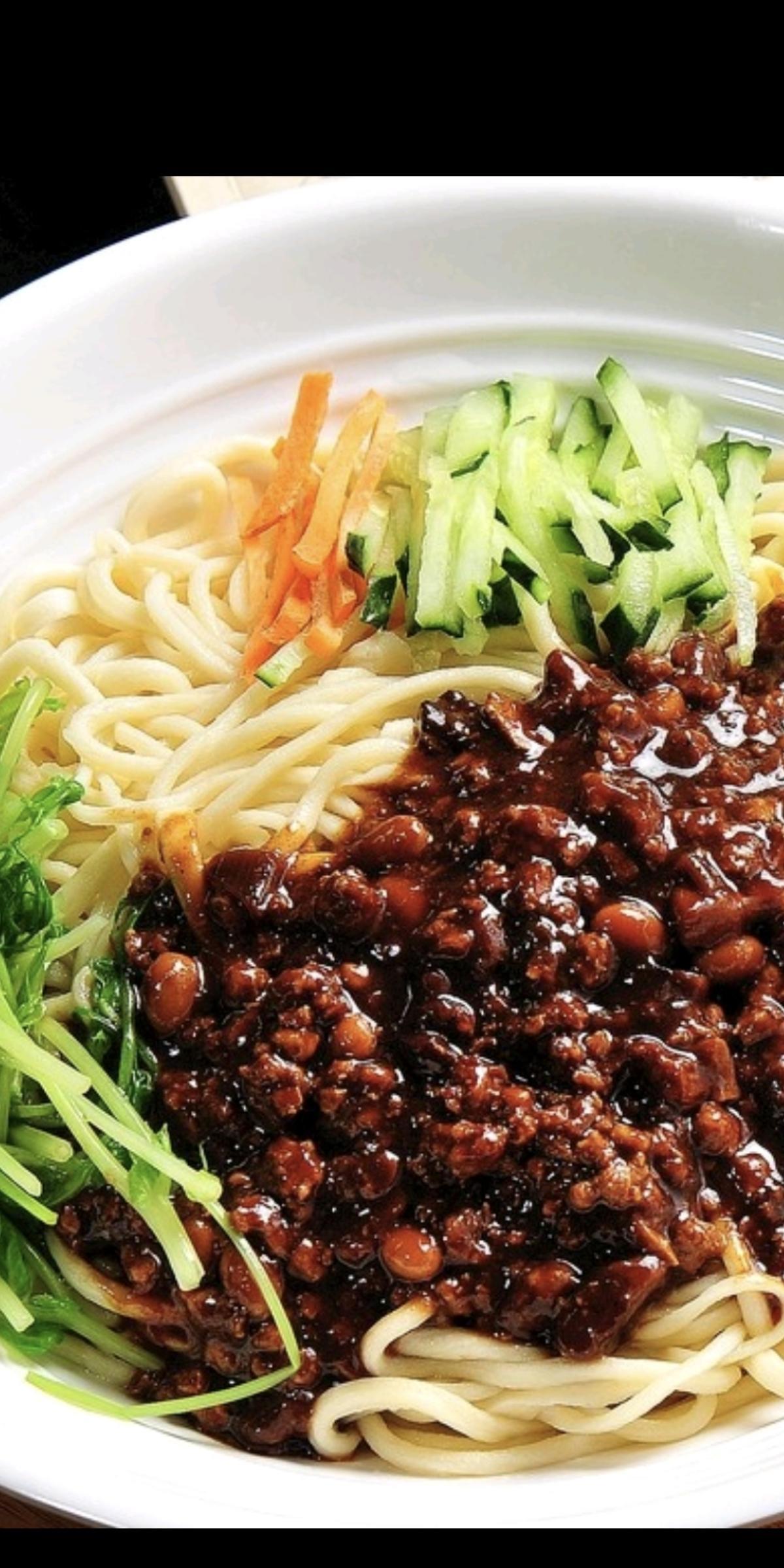 山东人吃饭就是简单。
     山东人那么大个，绝对和吃面食有关。
    五花