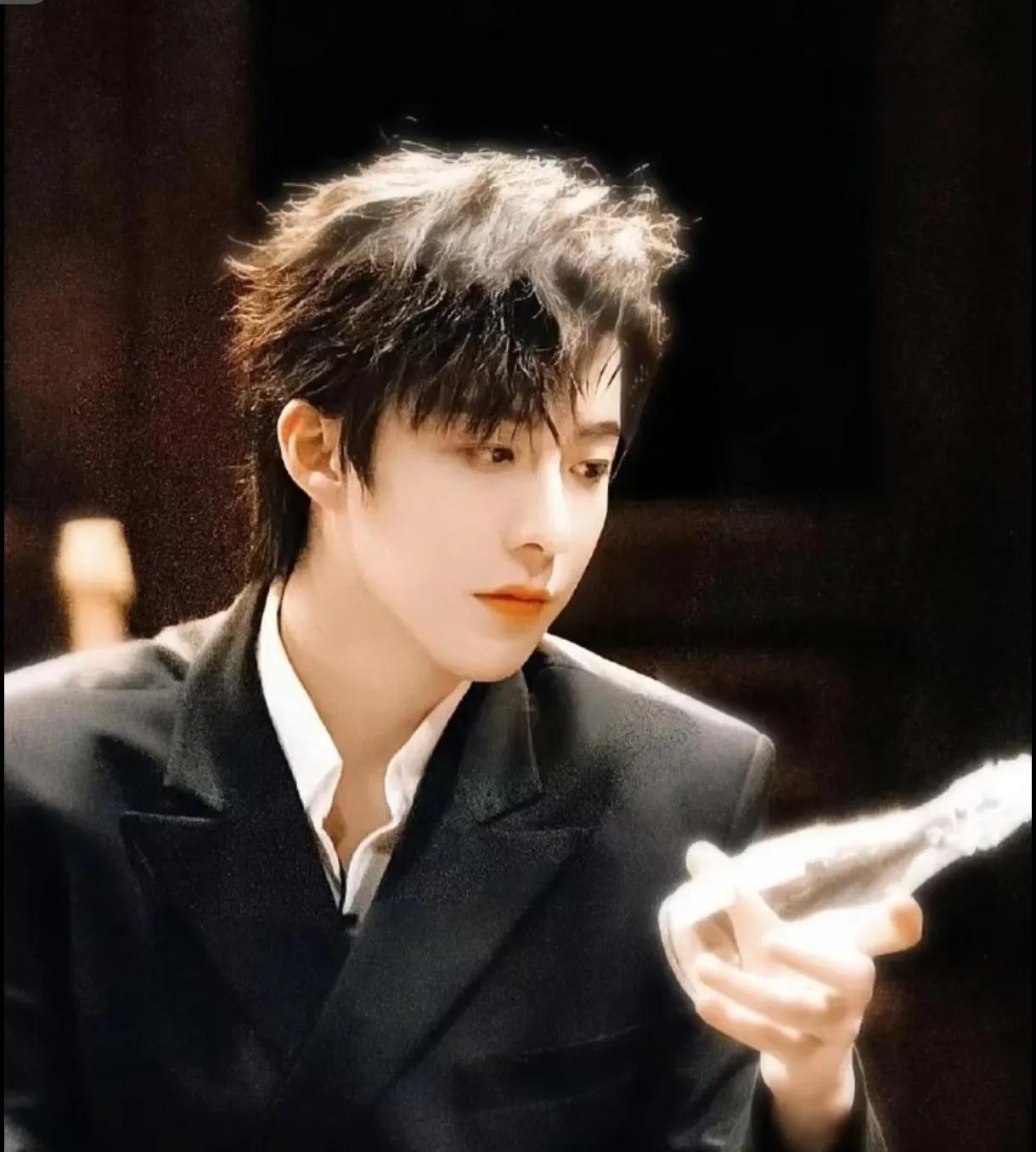 我同事说刘宇宁的前妻真的是一个好女人
现在网上这么多说刘宇宁前妻的，她愣是不站出