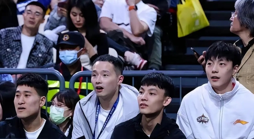 姜伟泽：广东夺冠实至名归，徐杰是我学习的榜样！

广东男篮轻松击败浙江男篮勇夺全