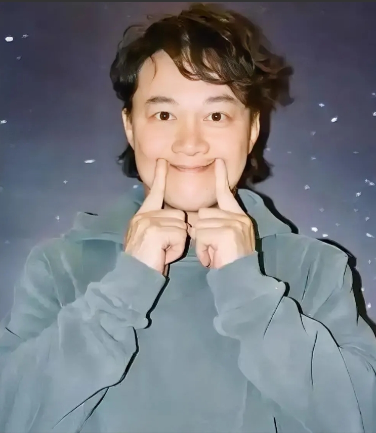 关于陈奕迅的谣言  
大家有没有发现一个奇怪的点！  

网上说他没了，转头他发