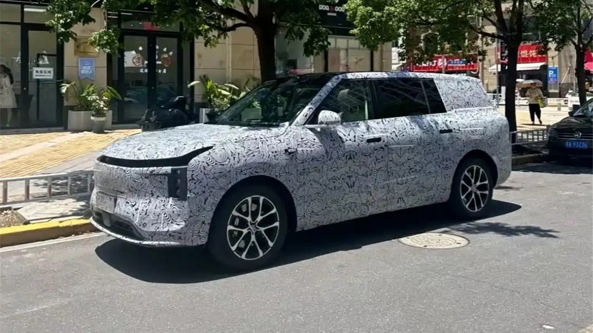 上汽王牌出击，智己旗舰全尺寸SUV对标理想L9