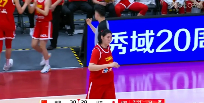 卞兰解说太专业了。昨晚中国女篮对日本女篮的热身赛。打得非常精彩。而嘉宾解说是中国