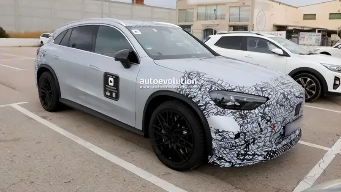 奔驰AMG GLC纯电曝光！1005匹马力+800V极速快充+YASA轴向磁通电机