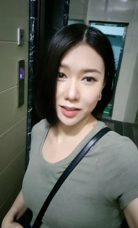 38岁未婚。
我也不打算找了，再过十年就绝经了。上个十年都没找到，何况下一个十年