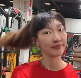 中国女篮球员韩旭：我可以打四号位，我和张子宇很搭，中国女篮球员韩旭谈自己和张子宇