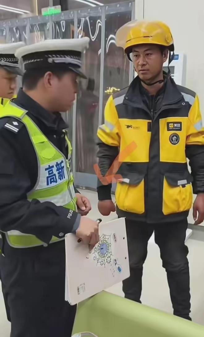 退伍一等功臣送外卖上热搜，到底是媒体标题党还是有内情？

今天一则退伍一等功