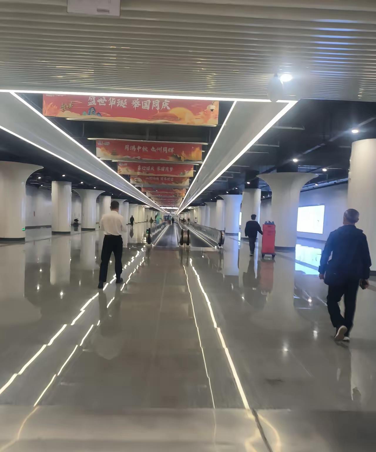 济南轨道交通地铁2号线济南站北站：地下通道500米，步行5分钟能直通进站口吗？