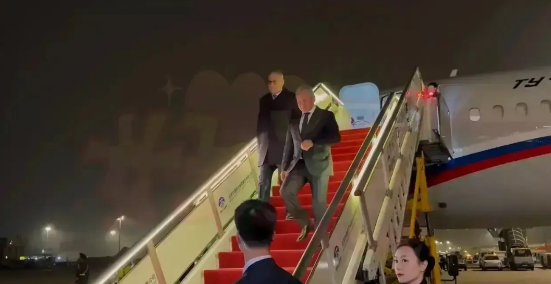 普京三张底牌甩向北京，中国反手把牌桌掀了！

绍伊古专机降落48小时内，俄方释放