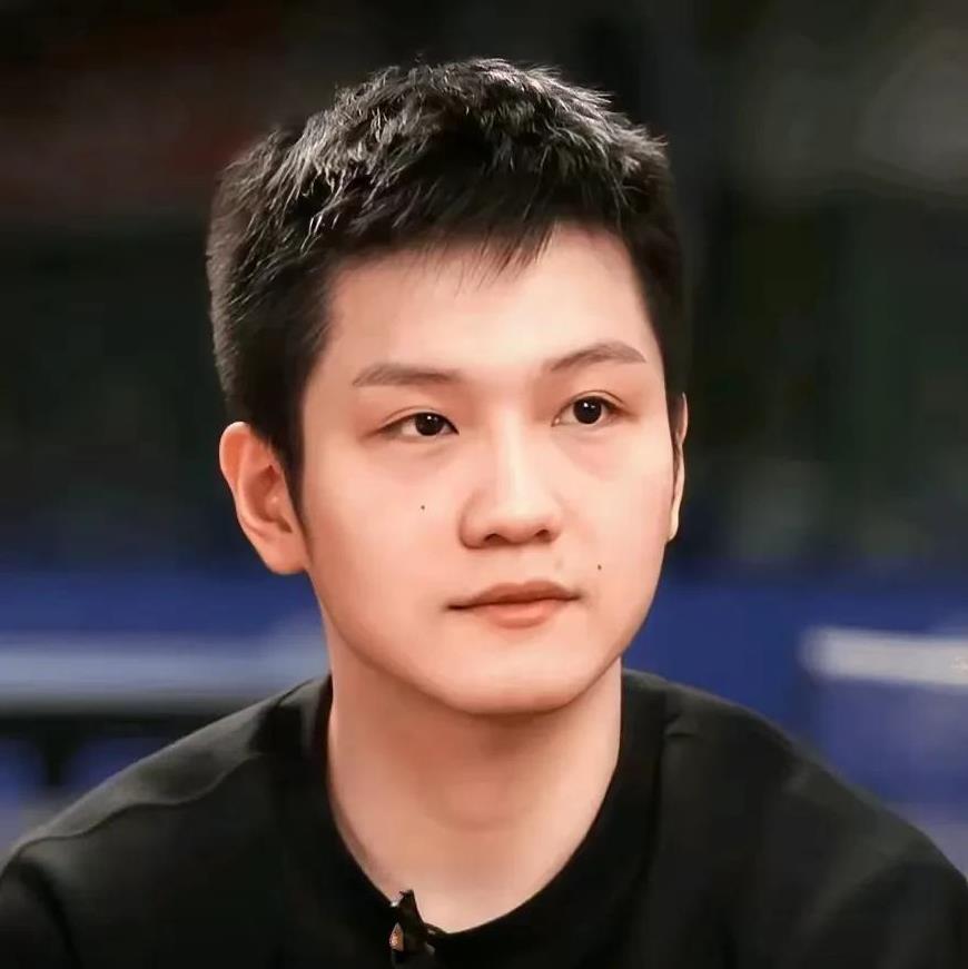 樊振东，球技好，人品好，性格好，长相好，
有担当，有魄力，有责任心，
赛场上他是