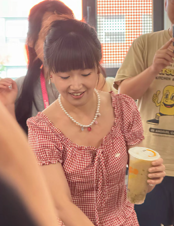 我去...麦琳这路人照咋这样。。 ​​​