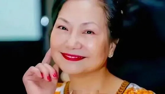 艾斯妈和张兰汪小菲的爱恨情仇











天呐！这艾斯妈跟张兰汪小菲之