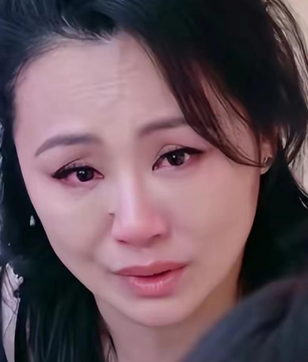 曹颖，醒醒吧
这次别怪我说话难听
实话实说，如果我是你，第一件事要做的事是
先好