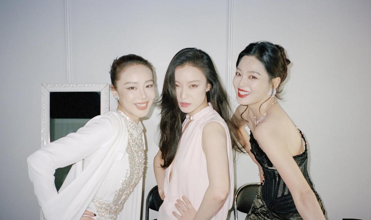 李现镜头下的美女，倪妮、辛芷蕾、高叶都是有个性的大姐大。#男演员的颜值# #演员