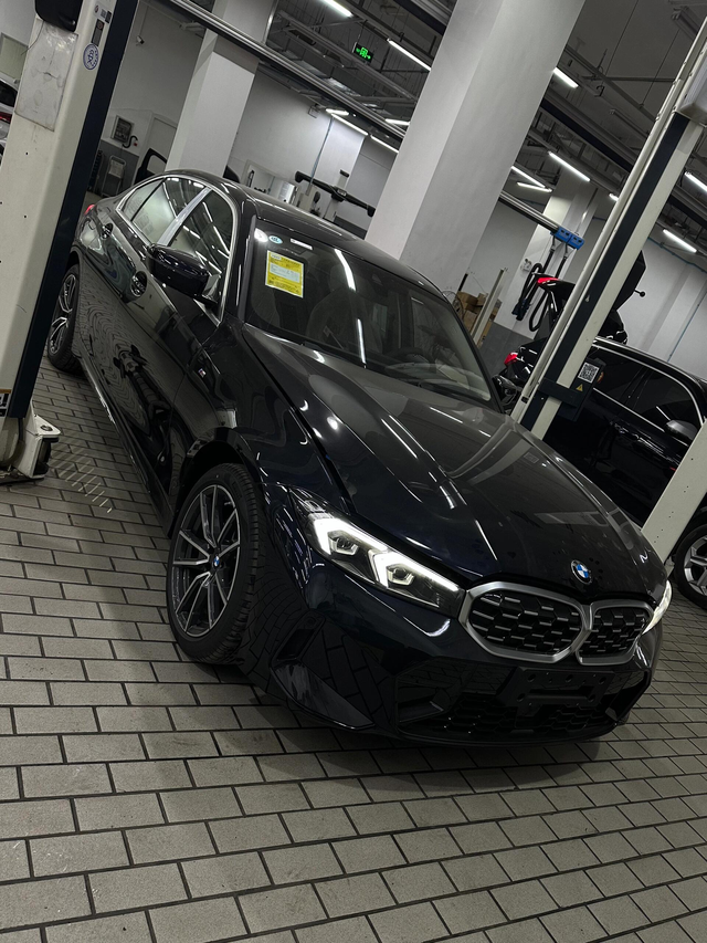 买车试驾实录
先去市区试驾的宝马3系驾控体验非常棒，然后又去试驾的奥迪q2l外观