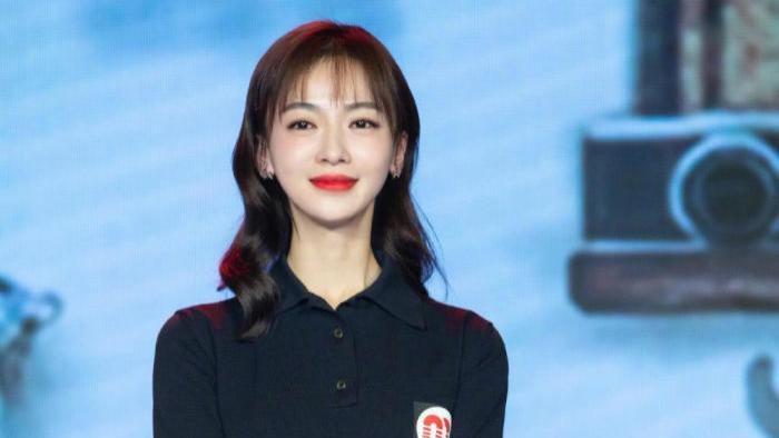曝35岁吴谨言已产女，春节神隐一个月，网友：一定要像妈妈