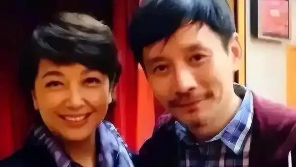 女神江珊竟嫁'修车工'？田小洁逆袭成'叔圈顶流'，恩爱10年甜到齁！
谁能想到，