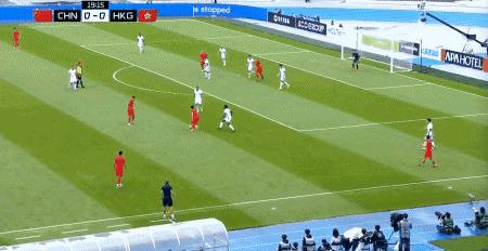 国足1：0击败中国香港，黄政宇打进唯一进球，比赛中张玉宁的王钰栋都有过可以破门的
