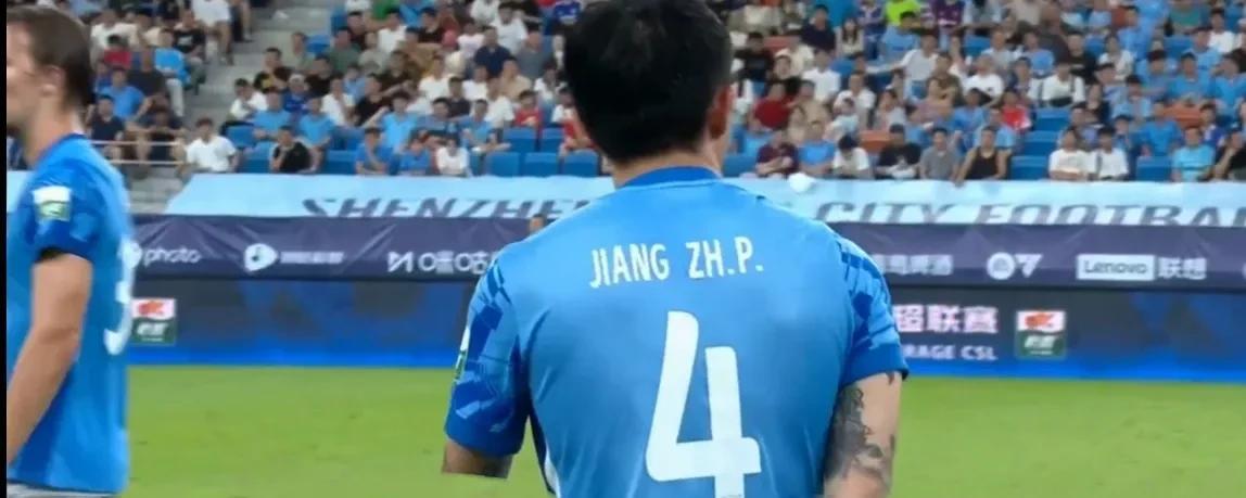 超级外援的水平[给力][给力][给力]
深圳新鹏城外援韦斯利代表深圳新鹏城的首秀