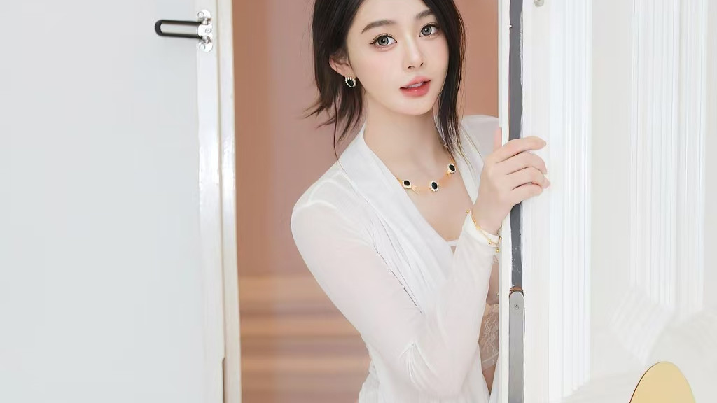 优雅白嫩身材高挑颜值出众的少妇