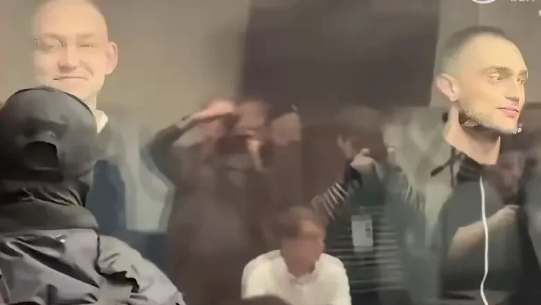 亚速营纳粹分子被判刑不服











一群“亚速营”纳粹分子，竟然面带