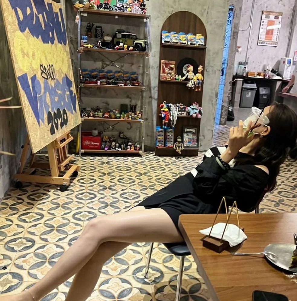 把丝袜放进去就变成丝袜奶茶了
