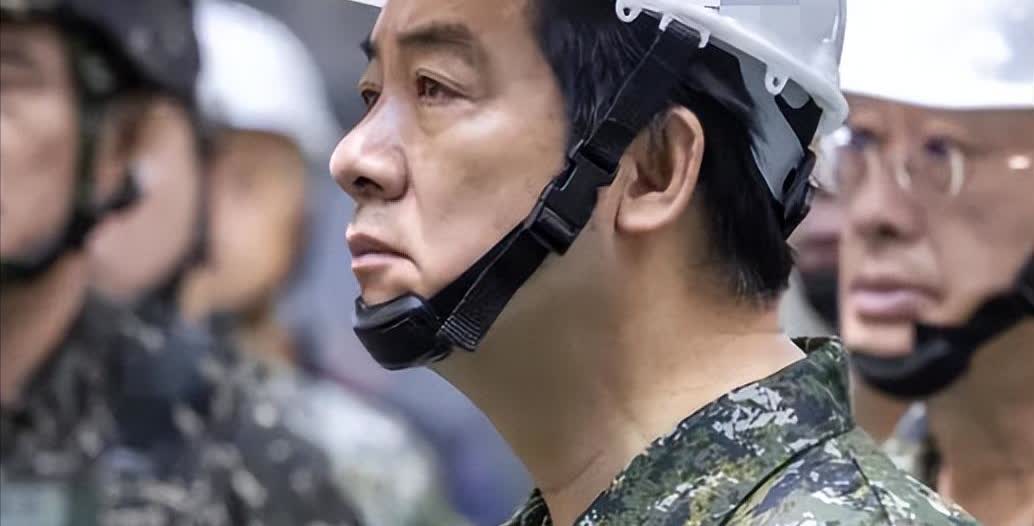 赖清德，连遭两拳重击。

据赖清德被曝“鉴于中美关系考量，赖清德被特朗普政府