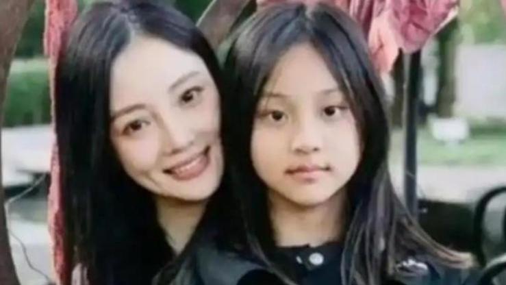 李小璐风波后，甜馨的童年，谁来守护？ 孩子的未来，谁来负责？