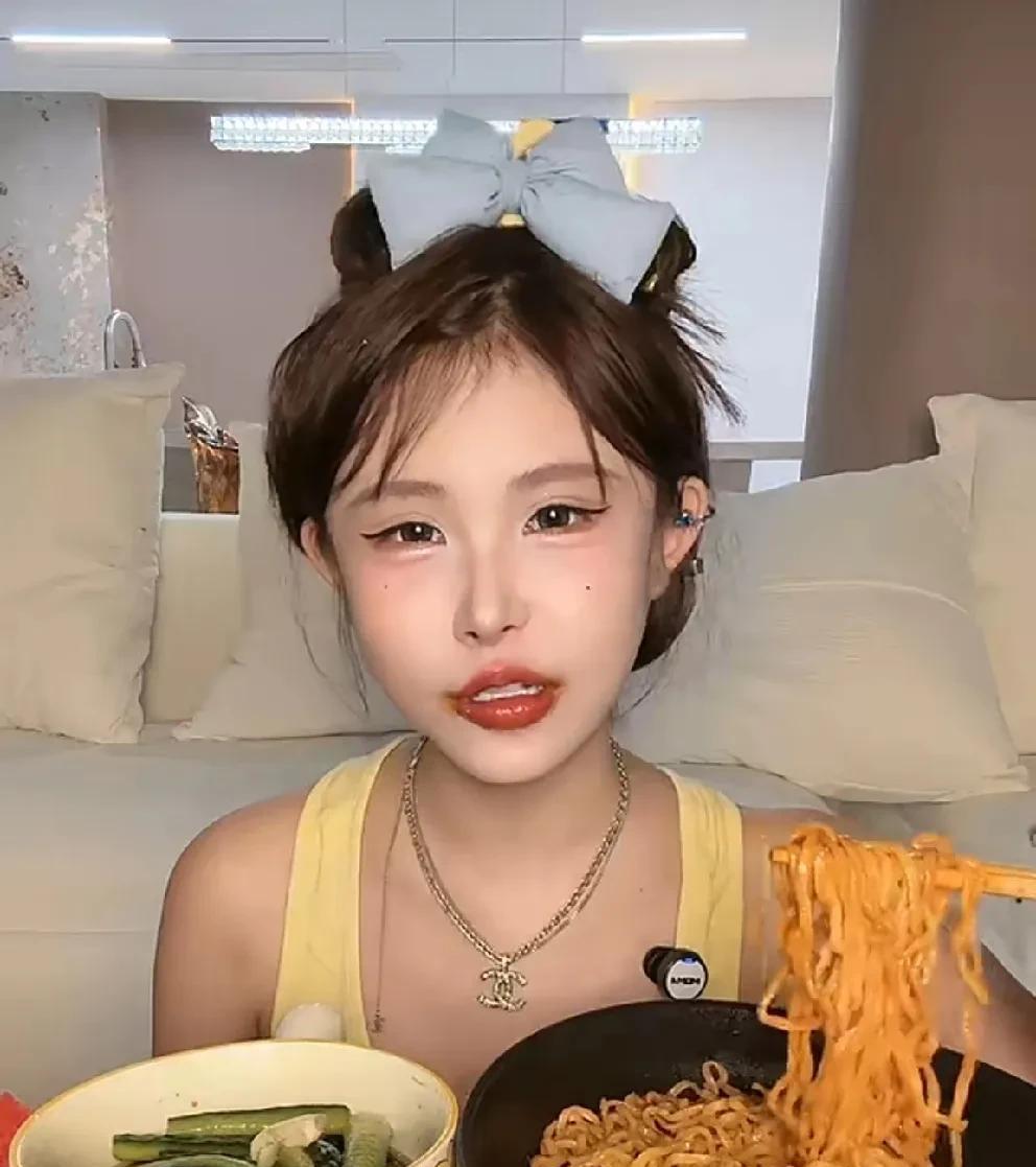 猫妹妹说和辛选成为过去，以后专注自己！
        猫妹妹复播，说好长时间都