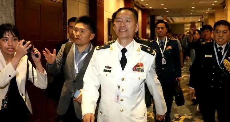 中国今年没有高规格参加香会，
最主要的原因是，今年的香会被美国和欧洲改变了议题！