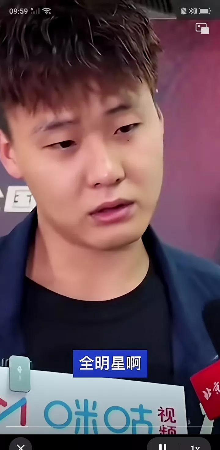 昨晚，中国男篮队长赵睿接受采访，盛赞耐高总决赛。  在耐克高中生总决赛的赛场上，