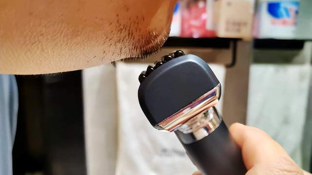 未野五刀头狂魔开箱：21000超高转速，带来刀锋所至的剃须体验