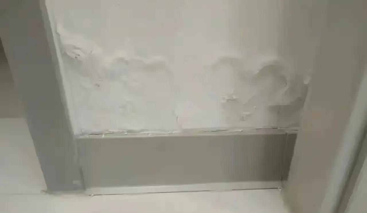 真是太无语了，现在都不知道该怎么办？
买房的时候，没考虑周全，现在弄到两难境地。