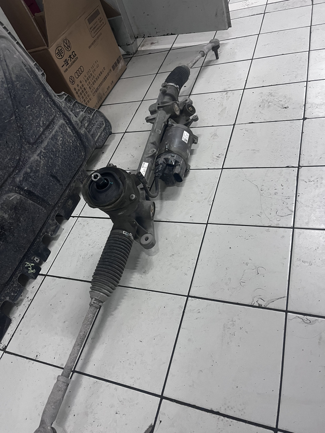 2025款速腾超越版
新车几千公里就换了一个压缩机，万多公里方向机异响又换了方向