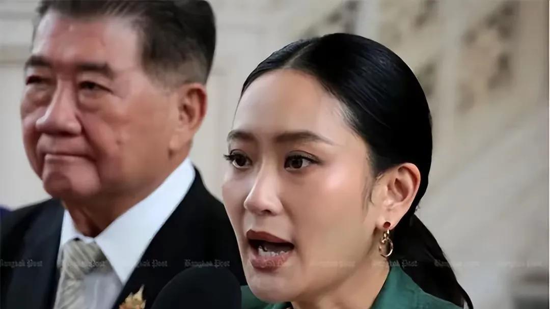 越闹越大。
泰国和柬埔寨因电话门事件的纠纷，现在双方丝毫没有降温的迹象，反而越闹