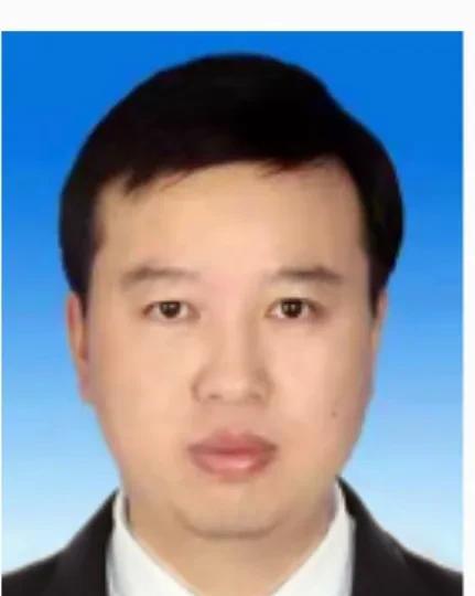 1.广东省湛江市徐闻县政府领导
县长：张方明
常委，常务副县长：黄日芳
副县长：