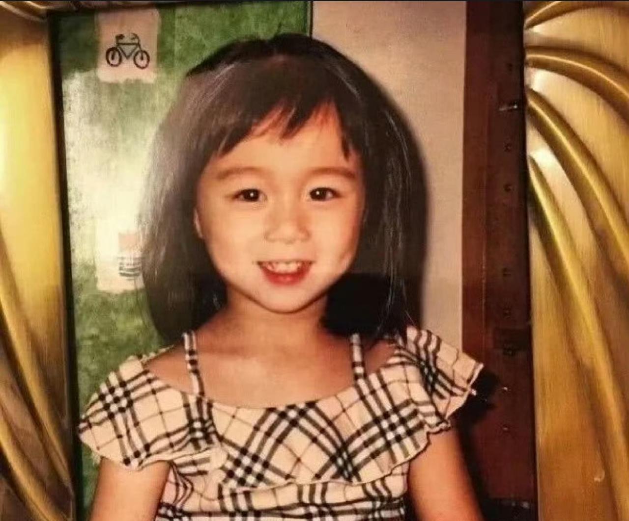 赌王四太梁安琪真的很会教育孩子，她生的两个孩子何猷君何超欣都是学霸，他俩算是赌王