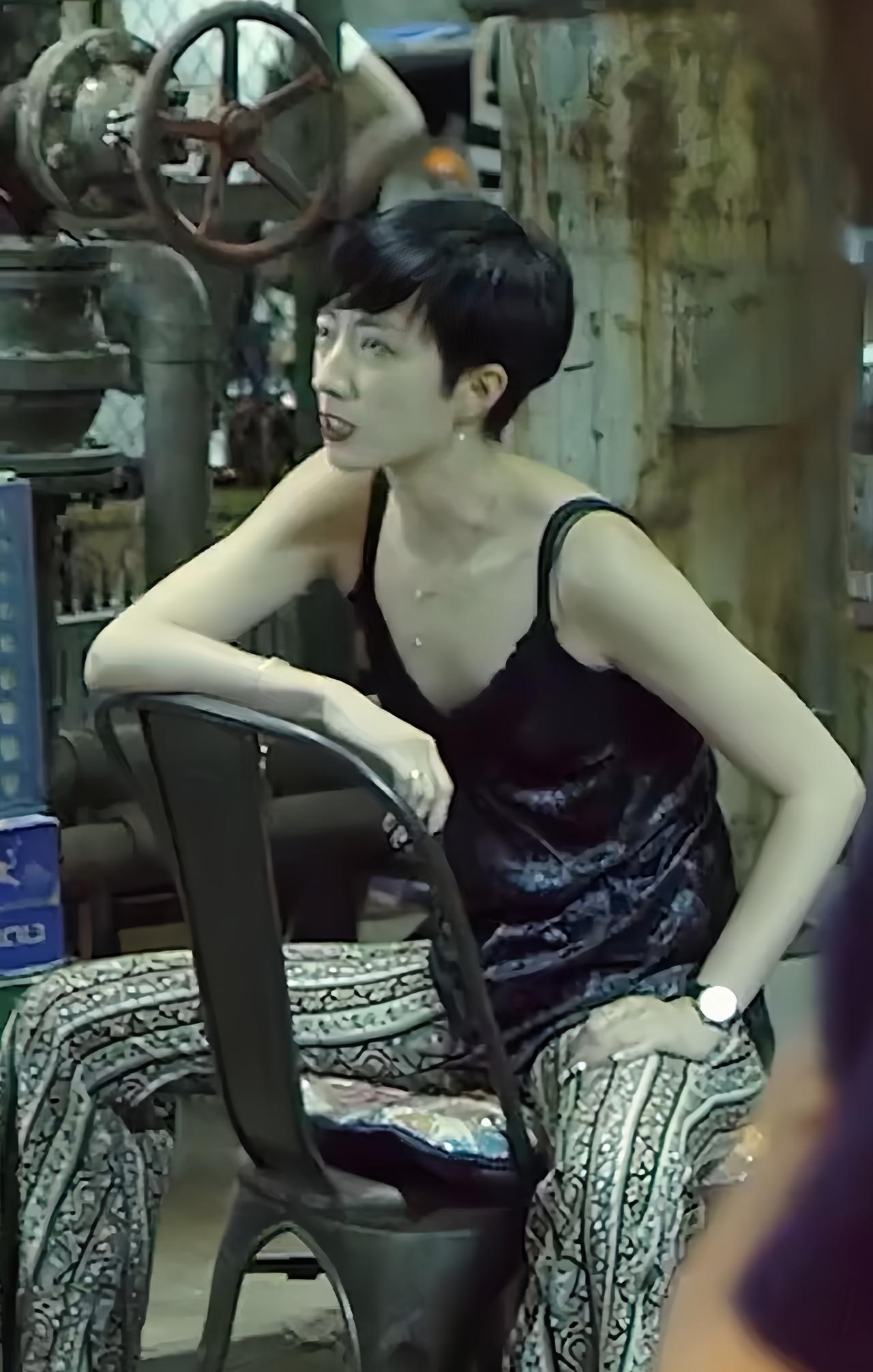 直到遇到她，才知道原来短发女人也可以这么性感和美丽！
