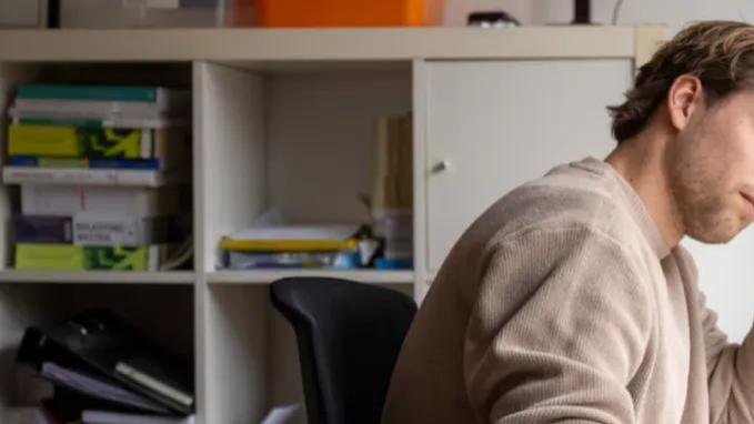 荷兰社会陷入"过度紧张"？1/6员工称工作高压，医疗教育业最堪忧