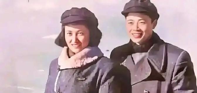 1958年，张志新和丈夫曾真的合影，曾真后来连妻子被枪决都不知道。
张志新出生在