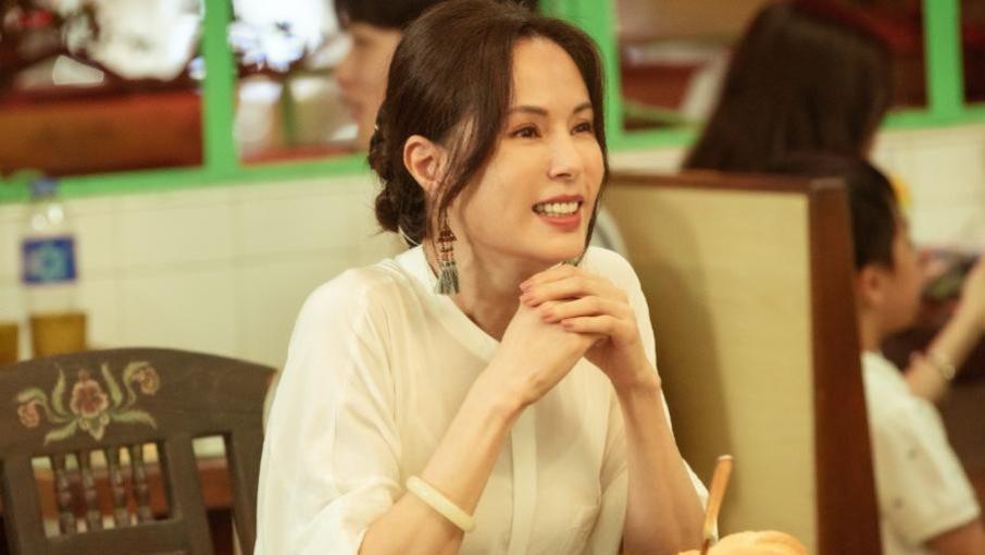 港星转型，短剧逆袭，她的59岁人生还能这样玩