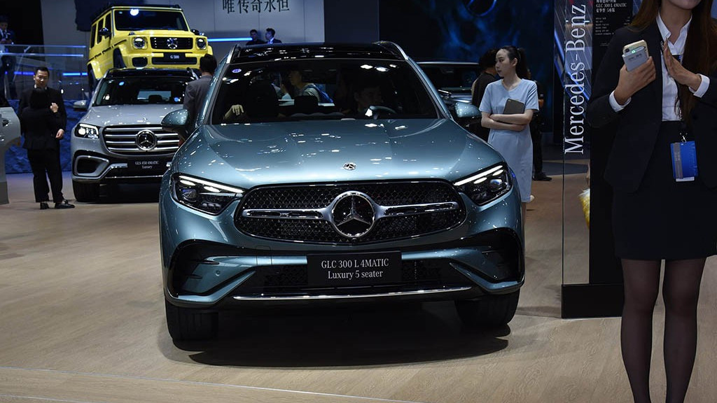 奔驰GLC：终端降价12万，10月销量却环比下滑42.3%，问题出在哪？