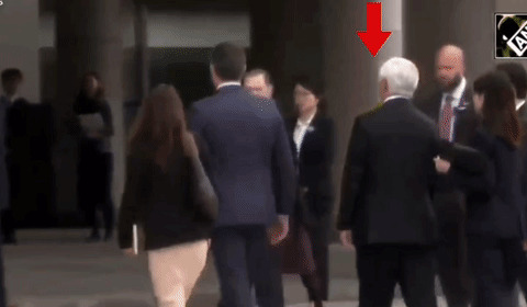日本防卫大臣地位低











这事儿你能信？美国国防部长来日本，阅兵